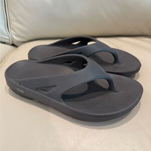 OOFOS OOriginal Thong Sandals | Men’s Size 10 | Gray